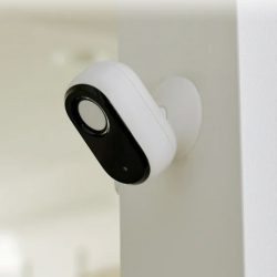 Arlo Essential Indoor Camera HD (2nd Gen)